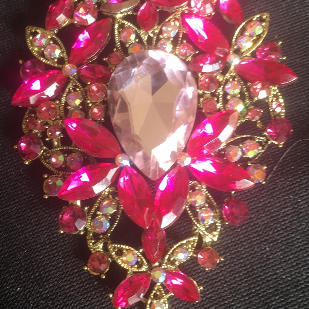 Vintage Rose 🌹 Beautiful Brooch